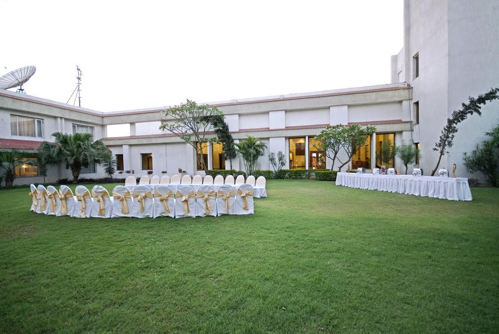 Hotel Express Residency-Jāmnagar Dış mekan fotoğraf