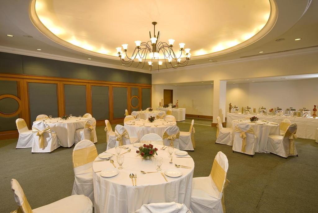 Hotel Express Residency-Jāmnagar Dış mekan fotoğraf