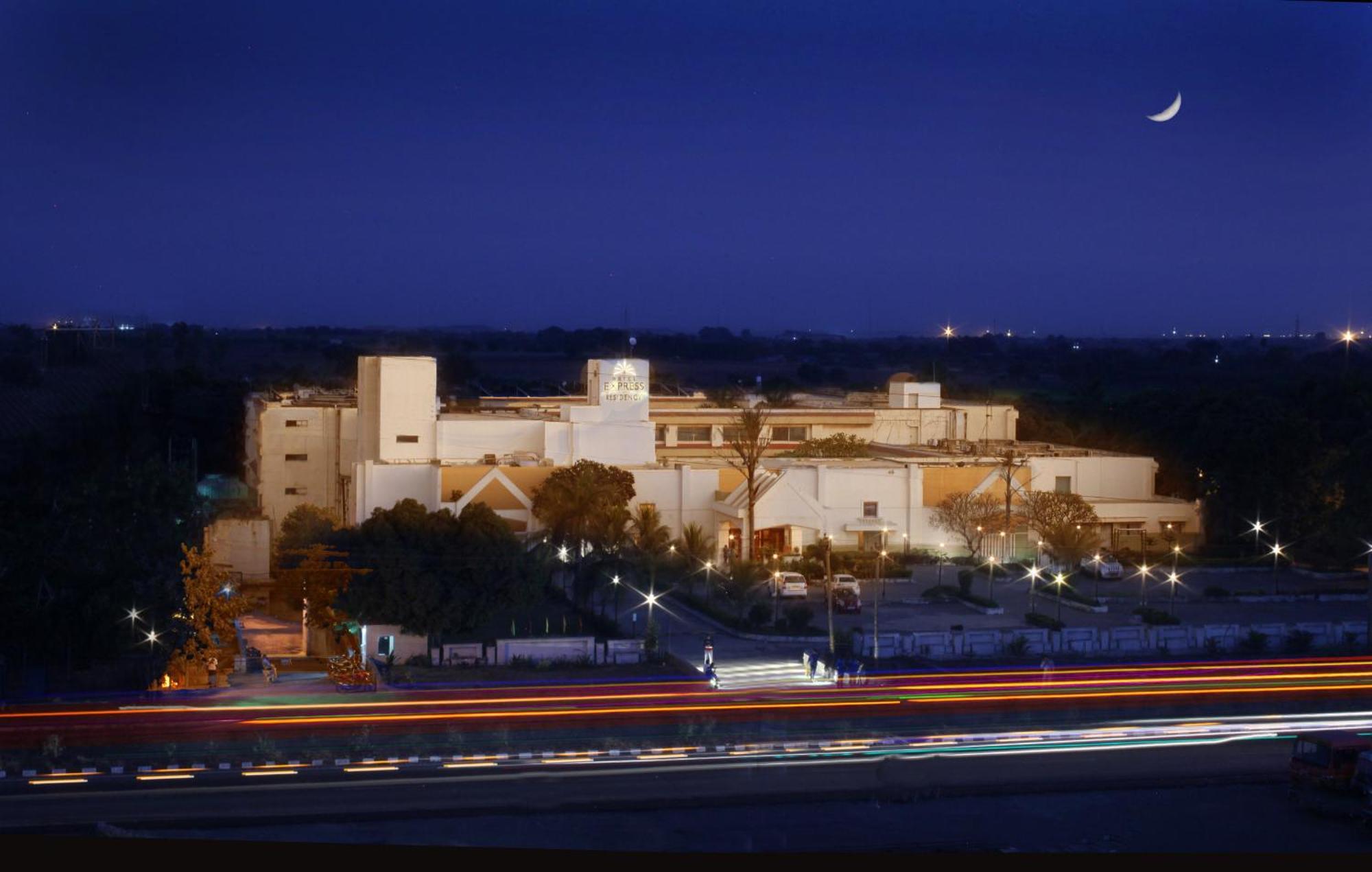 Hotel Express Residency-Jāmnagar Dış mekan fotoğraf